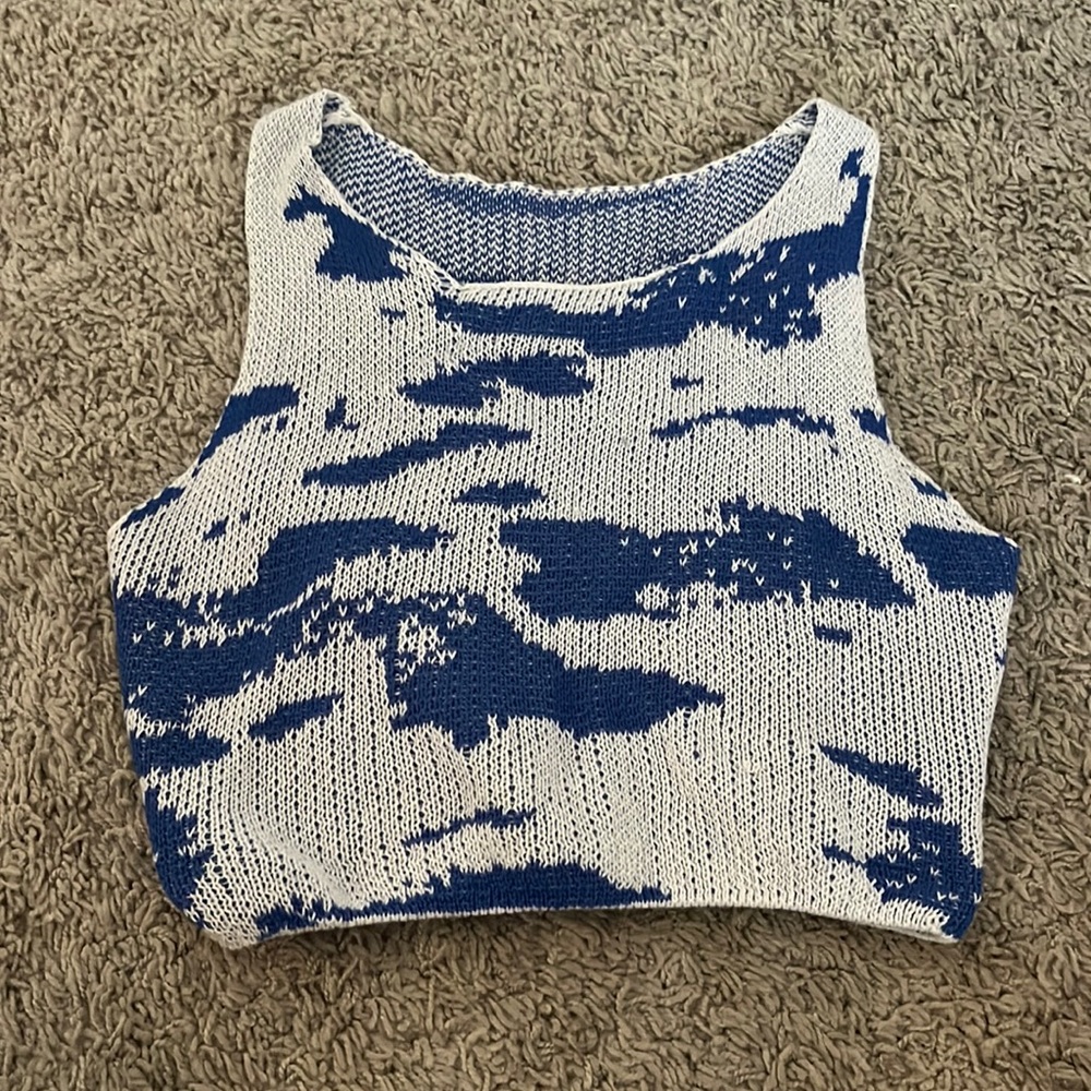 Cloud crop top, knit